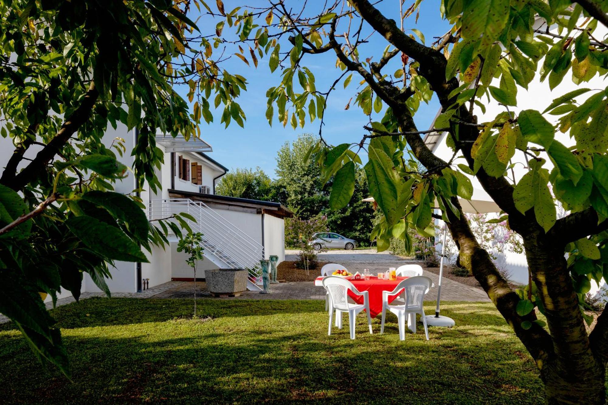 Fiori Di Campo Apartment *